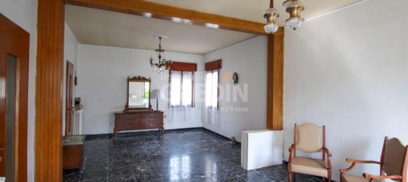 4 rooms House in San Vendemiano, Italy No. 170938 6