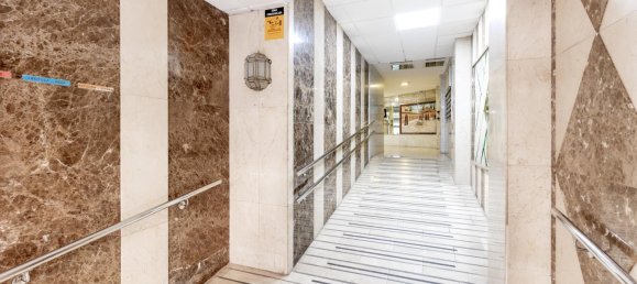 Apartamento de 3 dormitorios en Granada, Spain No. 139436 4