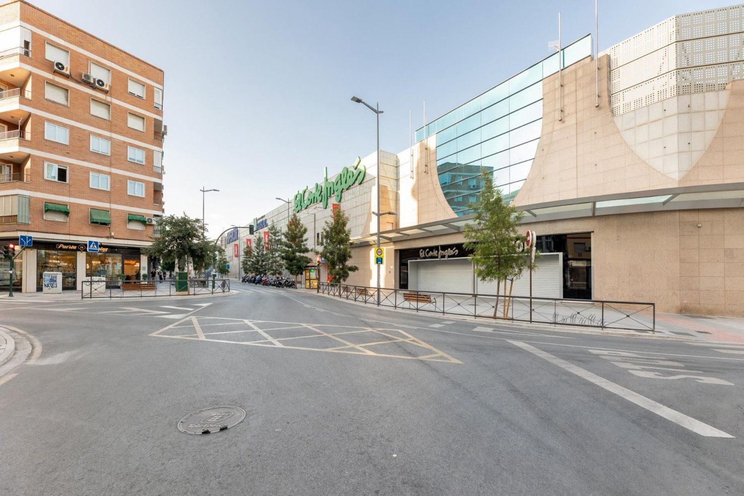 Apartamento de 3 dormitorios en Granada, Spain No. 139436
