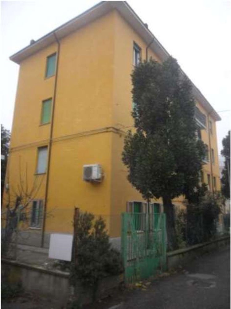7 bedrooms Apartment in Modena, Italy No. 403356