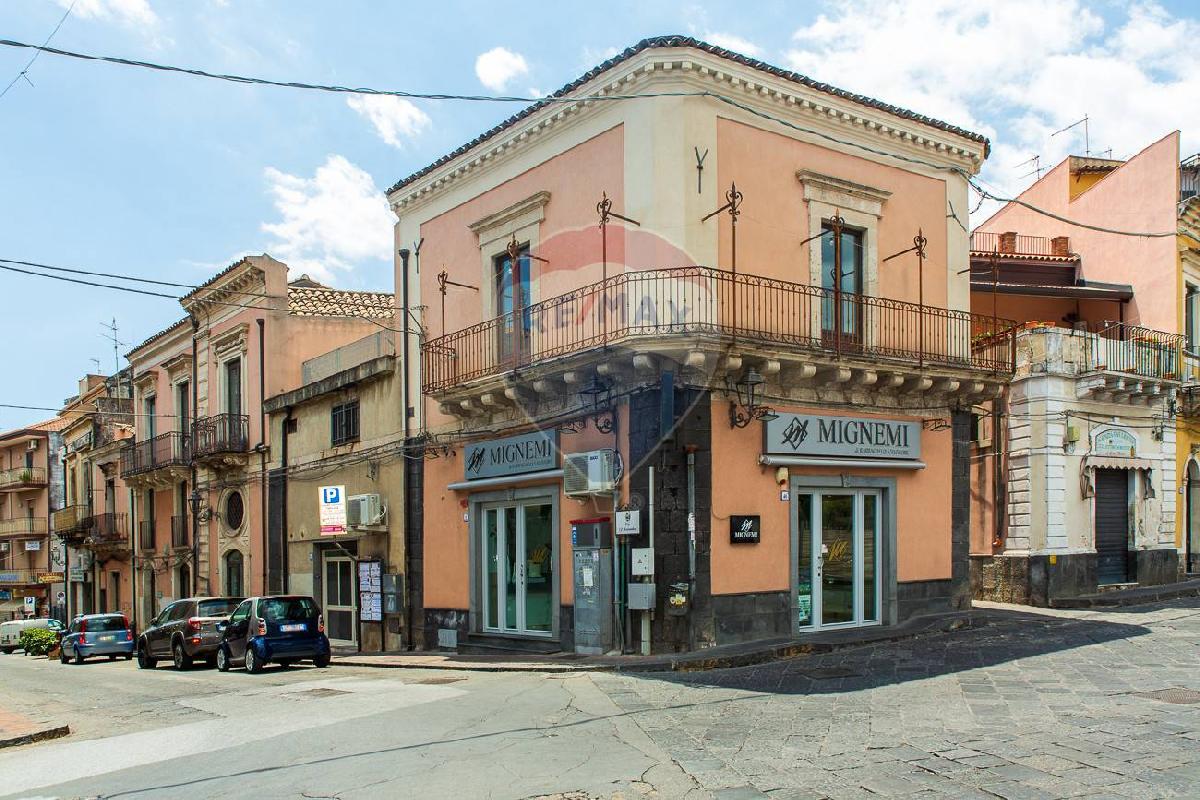 4 غرف نوم منزل في Aci Catena, Italy رقم 298499