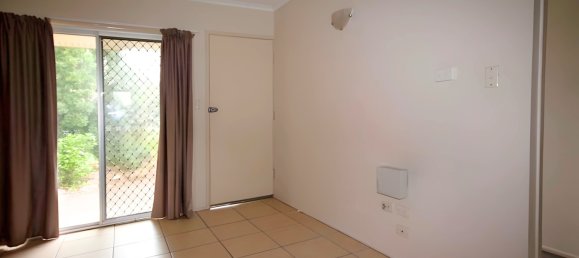 4 bedrooms Building in Bundamba, Australia No. 267 6
