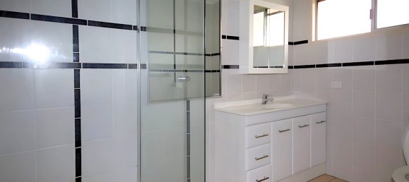 4 bedrooms Building in Bundamba, Australia No. 267 9