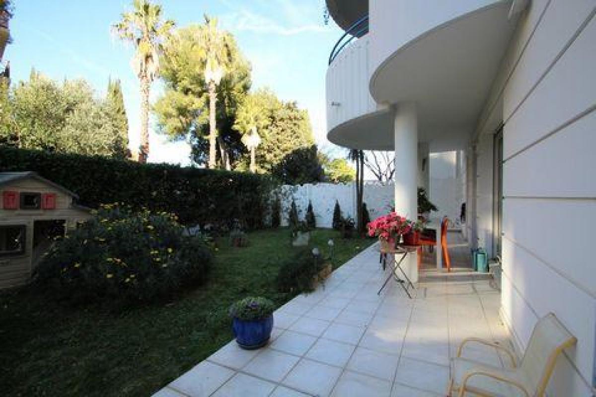 Studio in the Condo in Cannes, France No. 14622
