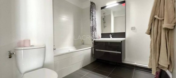 3 bedrooms Apartment in Gentilly, France No. 181462 18