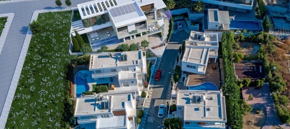 Villa de 4 dormitorios en Limassol, Cyprus No. 5595 8