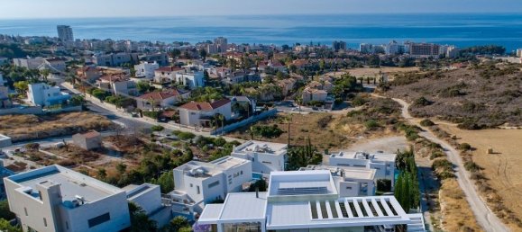 Villa de 4 dormitorios en Limassol, Cyprus No. 5595 9