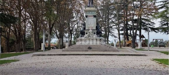 3غرفة عقار تجاري في Urbino, Italy رقم 84853 18