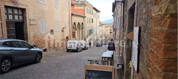3غرفة عقار تجاري في Urbino, Italy رقم 84853 7