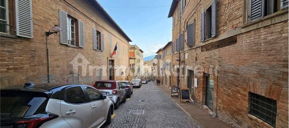 3غرفة عقار تجاري في Urbino, Italy رقم 84853 4
