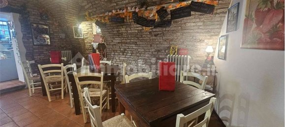 3غرفة عقار تجاري في Urbino, Italy رقم 84853 9