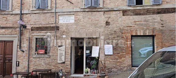 3غرفة عقار تجاري في Urbino, Italy رقم 84853 6