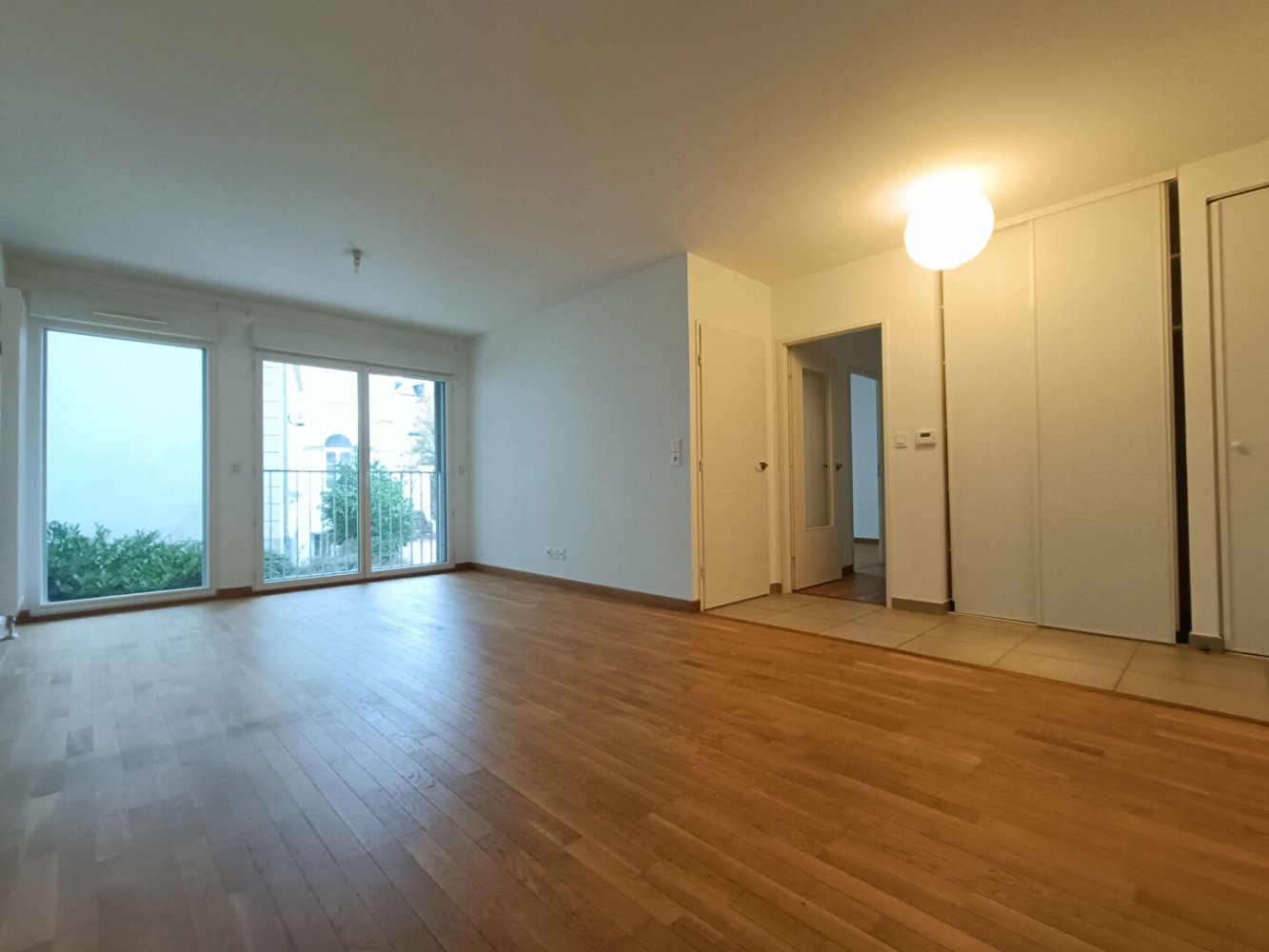 3 rooms Apartment in Tours, France No. 247440