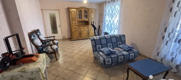 Apartamento de 3 dormitorios en Retournac, France No. 316429 2