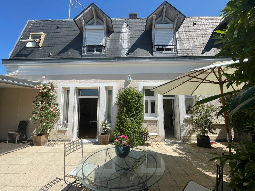 3 bedrooms Apartment in Bourges, France No. 88301