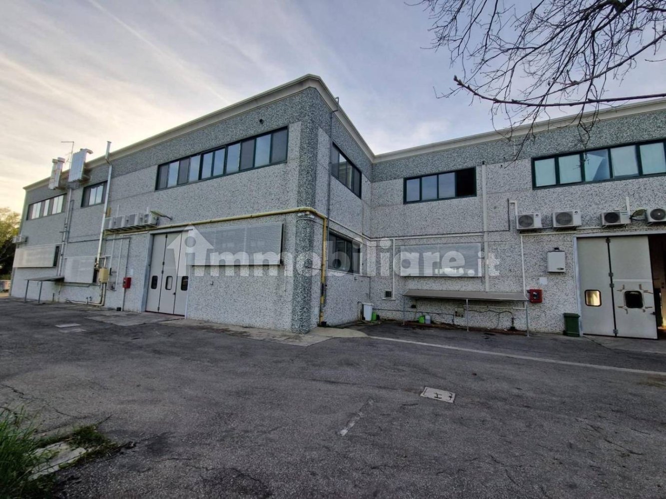 5 rooms Warehouse in Cervia, Italy No. 73596