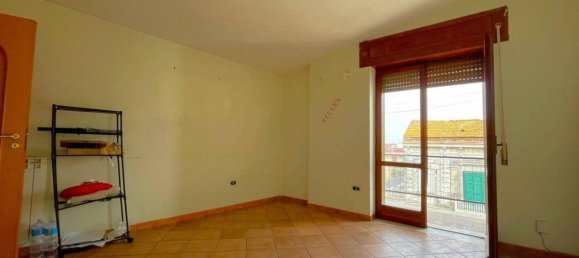 Casa de 9 divisões em Giugliano in Campania, Italy N.º 27060 113