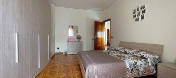 Casa de 9 divisões em Giugliano in Campania, Italy N.º 27060 45