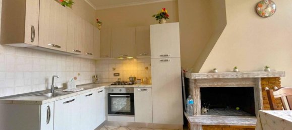 Casa de 9 divisões em Giugliano in Campania, Italy N.º 27060 43