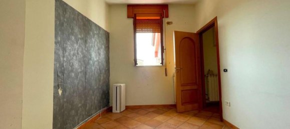 Casa de 9 divisões em Giugliano in Campania, Italy N.º 27060 79