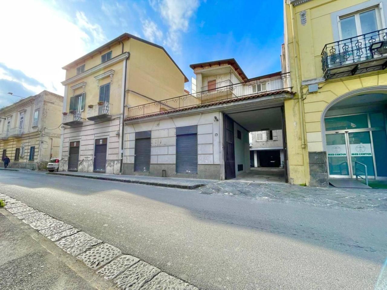 Casa de 9 divisões em Giugliano in Campania, Italy N.º 27060