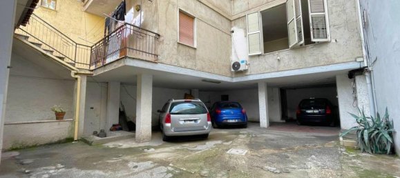 Casa de 9 divisões em Giugliano in Campania, Italy N.º 27060 30