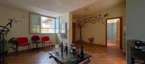 Casa de 9 divisões em Giugliano in Campania, Italy N.º 27060 123