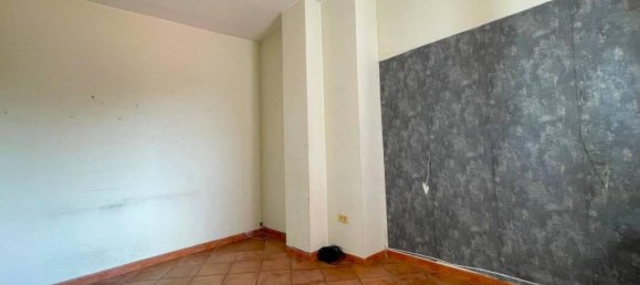 Casa de 9 divisões em Giugliano in Campania, Italy N.º 27060 132