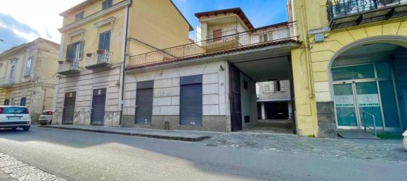 Casa de 9 divisões em Giugliano in Campania, Italy N.º 27060 3