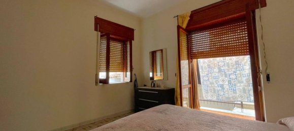 Casa de 9 divisões em Giugliano in Campania, Italy N.º 27060 18