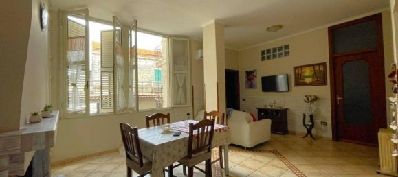 Casa de 9 divisões em Giugliano in Campania, Italy N.º 27060 32