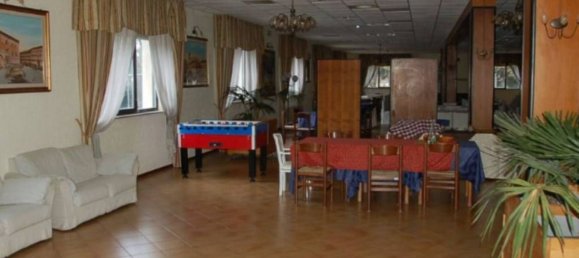 Gewerbliche Immobilie in Corciano, Italy 1588m², Nr. 373417 4