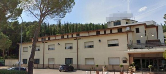 Gewerbliche Immobilie in Corciano, Italy 1588m², Nr. 373417 2