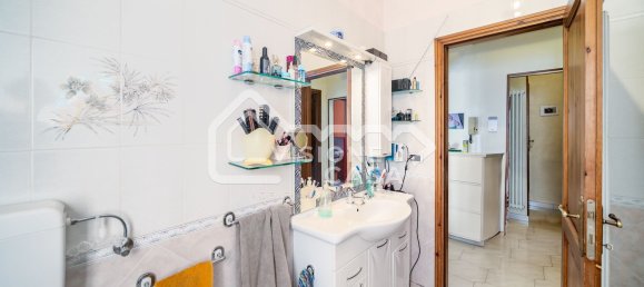 4 rooms House in Reggio Emilia, Italy No. 87569 36