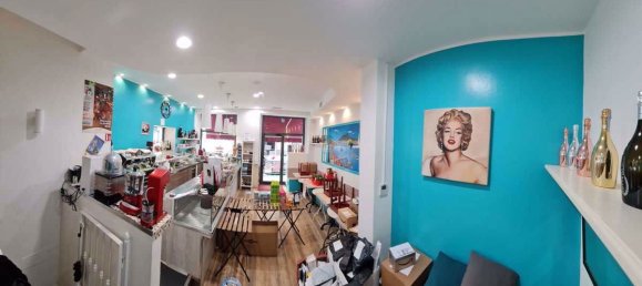 2 rooms Commercial property in Monza, Italy No. 340974 2