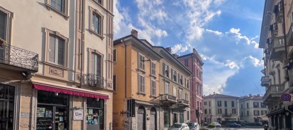 2 rooms Commercial property in Monza, Italy No. 340974 20