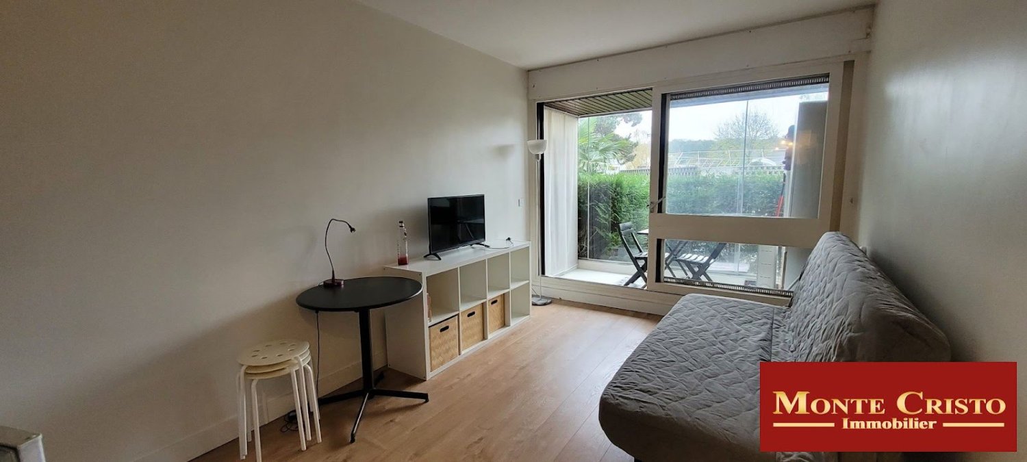 Studio in Yvelines, France No. 165409