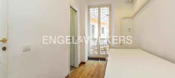 7 bedrooms Apartment in Rome, Italy No. 58716 30