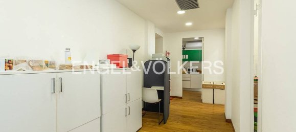 7 bedrooms Apartment in Rome, Italy No. 58716 2