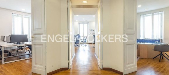 7 bedrooms Apartment in Rome, Italy No. 58716 29
