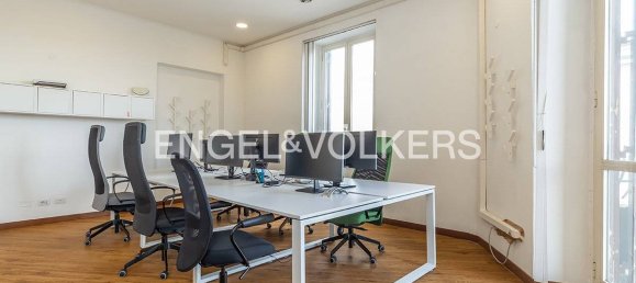 7 bedrooms Apartment in Rome, Italy No. 58716 5