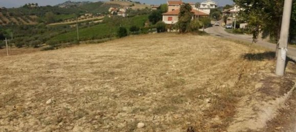 19000m² Land in Atri, Italy No. 87943 2