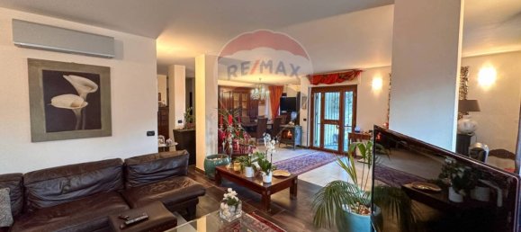 Villa de 4 dormitorios en Chiaverano, Italy No. 116138 11