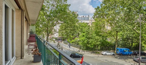 2 bedrooms Apartment in Paris, France No. 187099 3