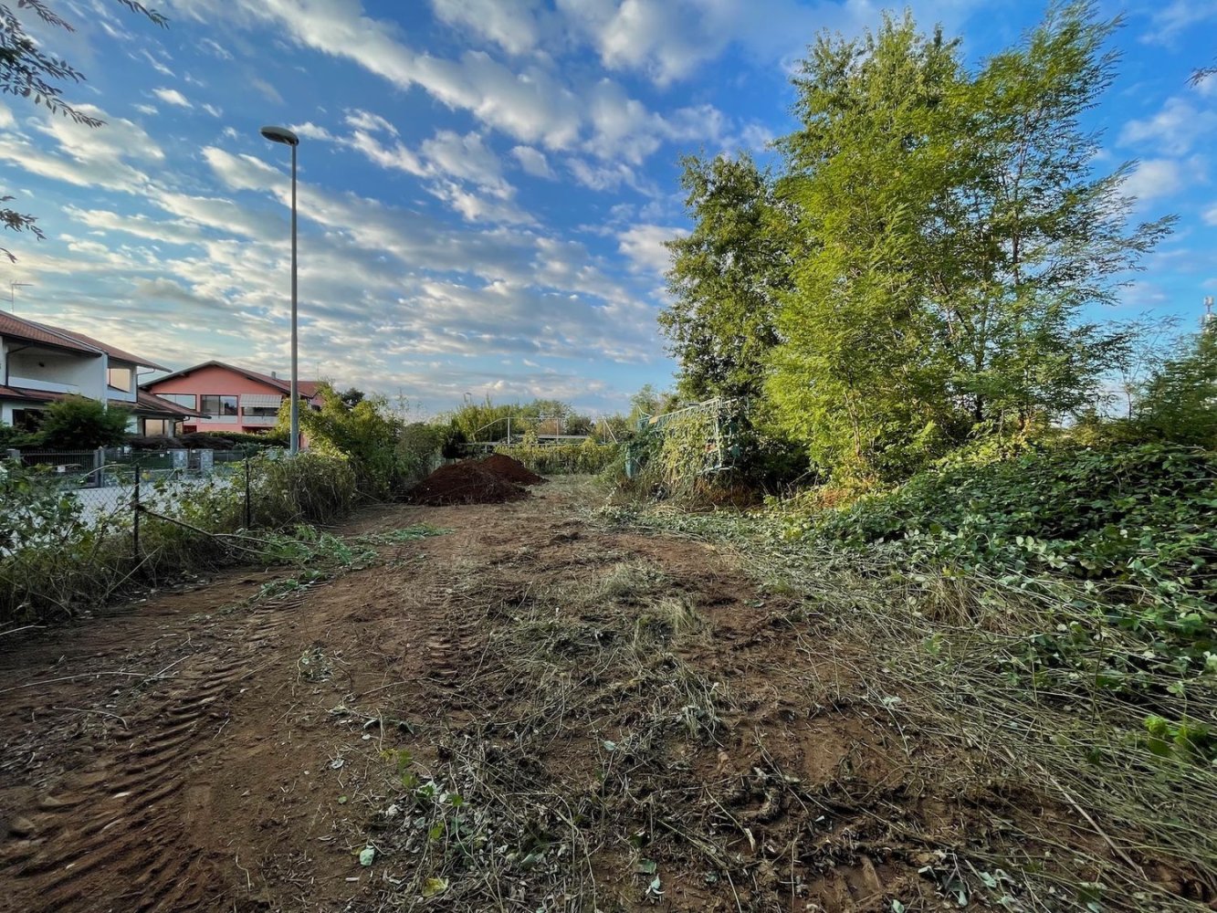 1000m² Land in Cassano Magnago, Italy No. 158695