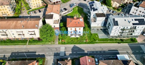 6 bedrooms House in Carpi, Italy No. 61243 5