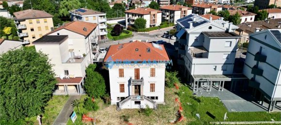 6 bedrooms House in Carpi, Italy No. 61243 37