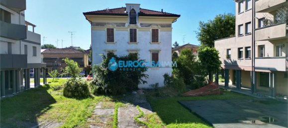 6 bedrooms House in Carpi, Italy No. 61243 13