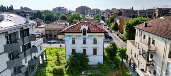 6 bedrooms House in Carpi, Italy No. 61243 19