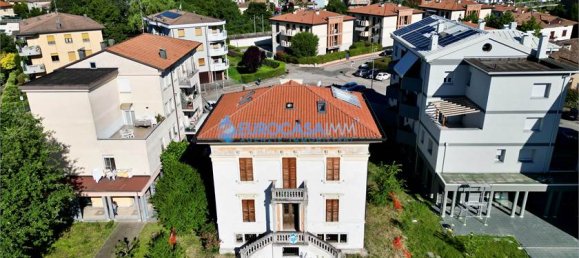 6 bedrooms House in Carpi, Italy No. 61243 8